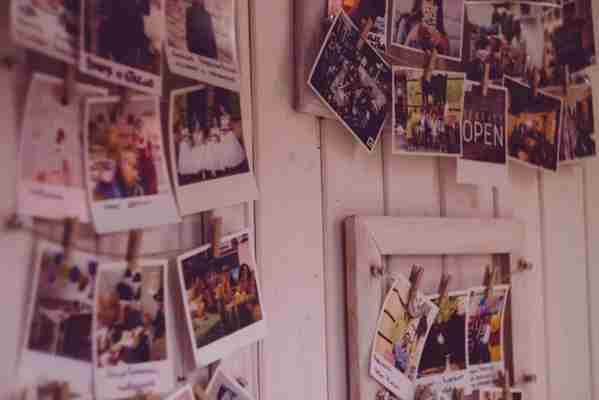 20 Ideas para decorar una habitación con fotos
